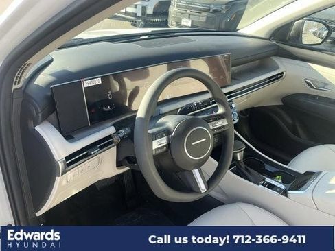 New 2025 Hyundai Tucson SEL image 16