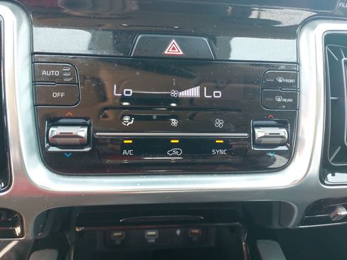 Used 2021 Kia Sorento SX AWD/4WD image 21
