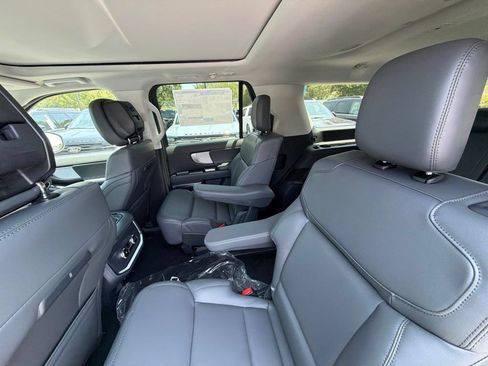 New 2027 Ford Expedition Max Active RWD image 12