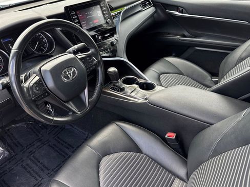 Used 2024 Toyota Camry SE w/ Convenience Package FWD image 2