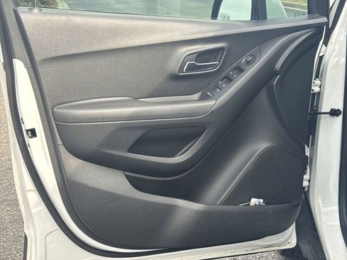 Used 2020 Chevrolet Trax LS w/ Tint and Cruise Package image 14