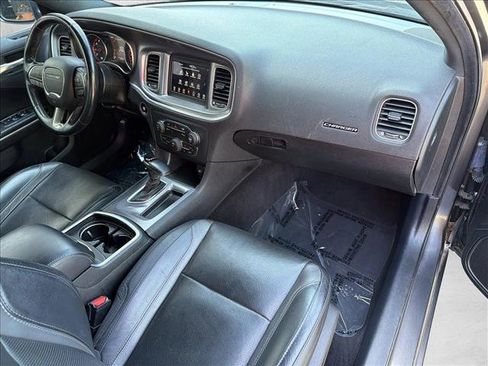 Used 2019 Dodge Charger SXT w/ Leather Interior Group RWD image 26