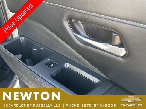 Used 2025 Nissan Pathfinder SL AWD/4WD image 42