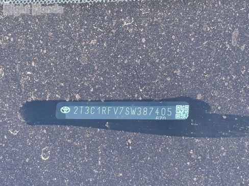 Used 2025 Toyota RAV4 XLE Premium image 11