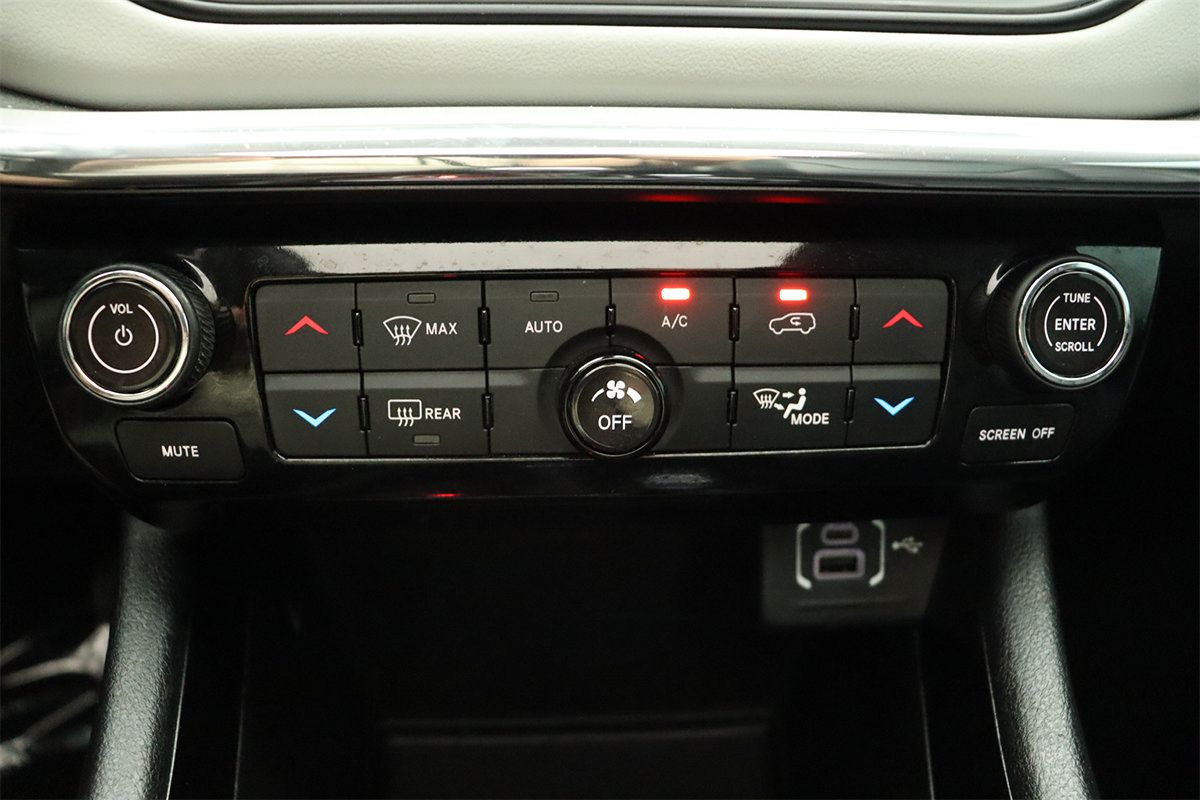 Used 2022 Jeep Compass Limited w/ Elite Group AWD/4WD image 32