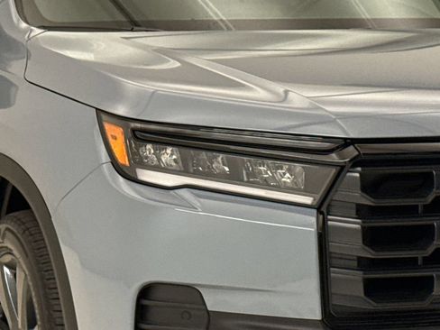 New 2026 Honda Pilot Sport image 5