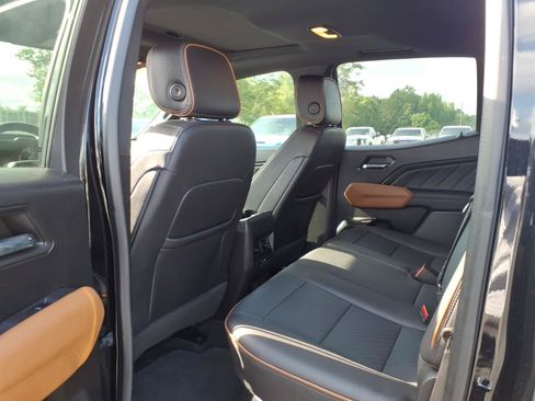 Used 2023 GMC Canyon AT4 w/ AT4 Premium Package AWD/4WD image 23