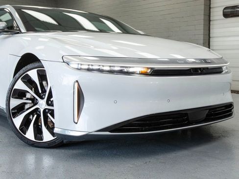 Used 2022 Lucid Air Grand Touring image 9
