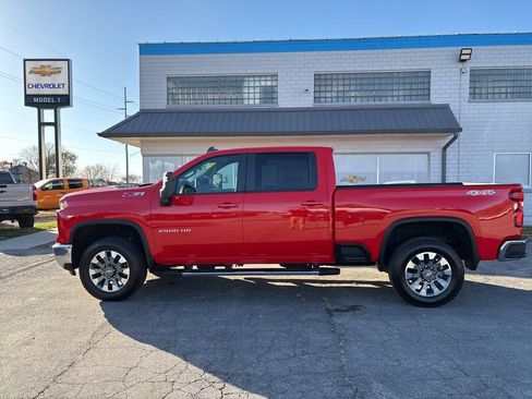Used 2024 Chevrolet Silverado 2500 LT image 5