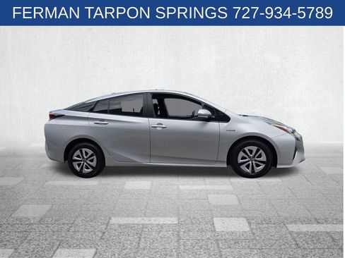 Used 2018 Toyota Prius Four Touring image 9