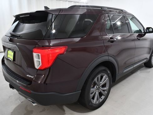 Used 2022 Ford Explorer XLT w/ Equipment Group 202A image 11