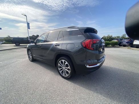 Used 2020 GMC Terrain SLT w/ Preferred Package FWD image 4