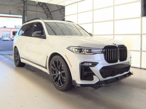 Used 2019 BMW X7 xDrive40i w/ Premium Package AWD/4WD image 3