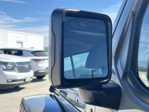 Used 2020 Jeep Wrangler Unlimited Sahara image 19