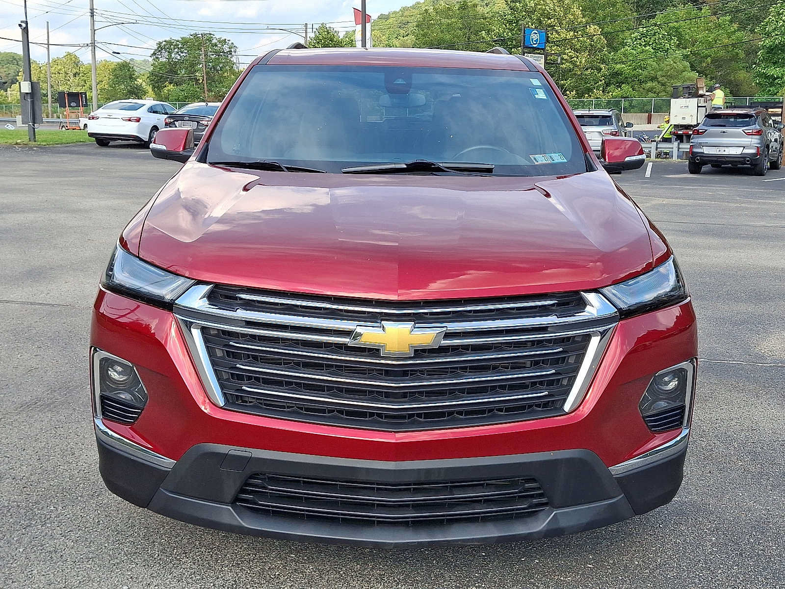 Used 2023 Chevrolet Traverse LT AWD/4WD image 2