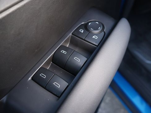 Used 2023 Chevrolet Colorado Z71 w/ Z71 Convenience Package 2 image 8