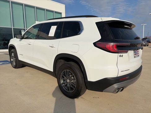 Used 2025 GMC Acadia Elevation image 6