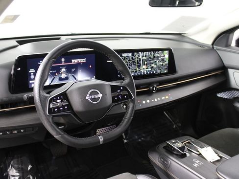 Used 2024 Nissan Ariya FWD image 8