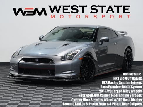 Used 2009 Nissan GT-R Premium image 1