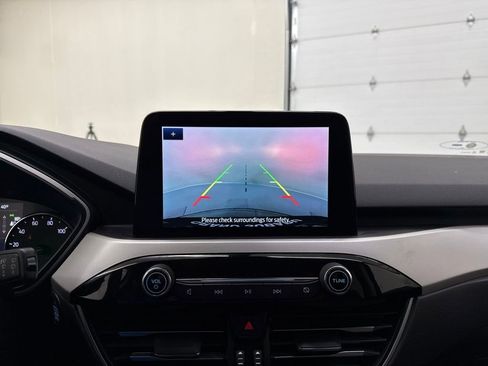 Used 2022 Ford Escape SE w/ Cold Weather Package image 18