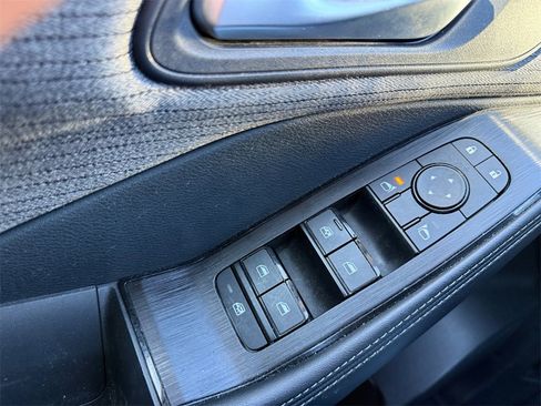 Certified 2021 Nissan Rogue SV image 28