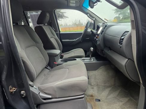 Used 2014 Nissan Frontier SV w/ SV Value Truck Package image 18