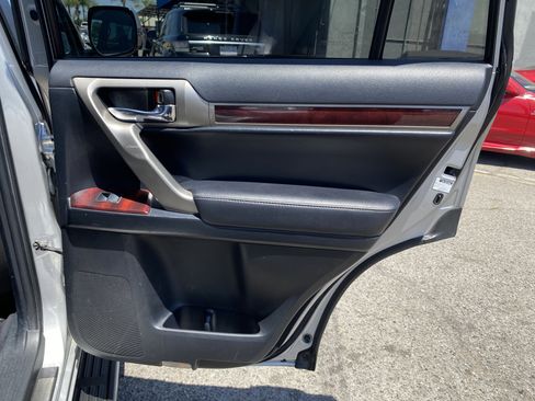 Used 2011 Lexus GX 460 image 20