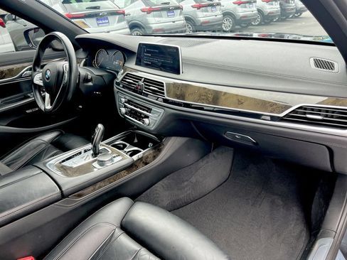 Used 2016 BMW 750i xDrive AWD/4WD image 23