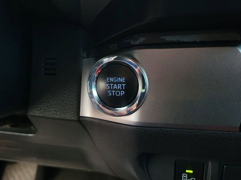 Used 2019 Toyota Tacoma SR5 image 28