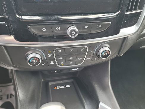 Used 2023 Chevrolet Traverse LT FWD image 22