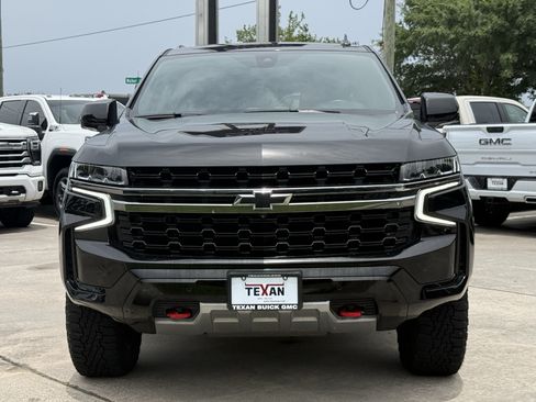 Used 2021 Chevrolet Suburban Z71 w/ Luxury Package AWD/4WD image 9