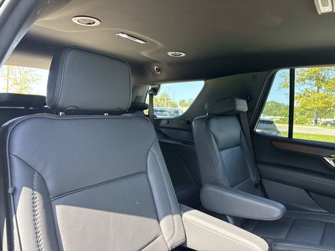Used 2025 GMC Yukon Denali AWD/4WD image 25