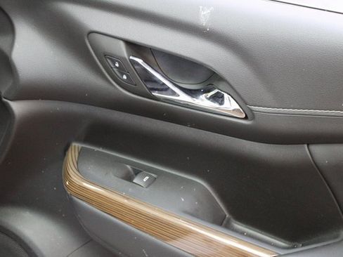 Used 2023 GMC Acadia SLE image 20