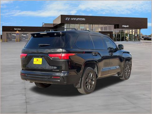 Used 2025 Toyota Sequoia Platinum AWD/4WD image 9