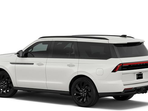 New 2026 Lincoln Navigator Reserve image 2