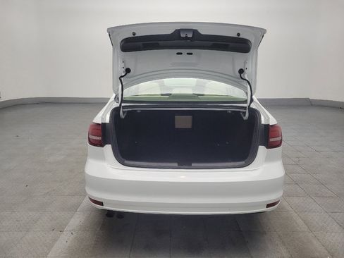 Used 2017 Volkswagen Jetta SE image 29