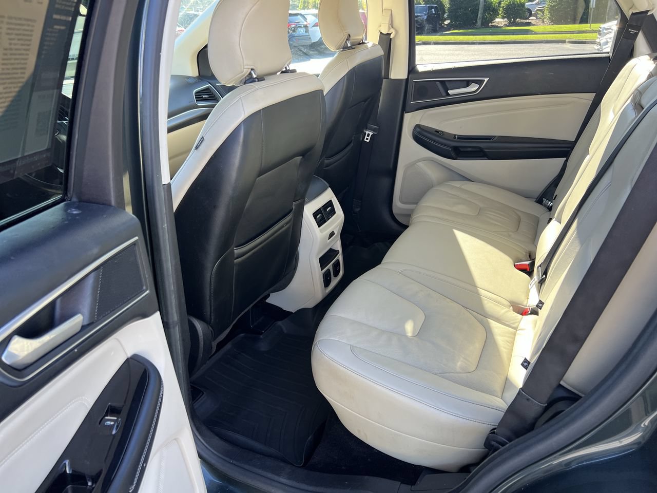 Used 2015 Ford Edge Titanium w/ Equipment Group 302A AWD/4WD image 33