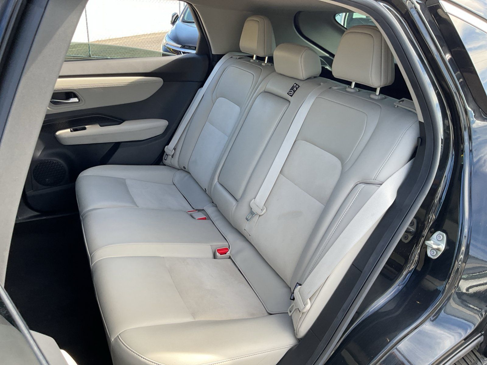 Used 2023 Nissan Ariya FWD image 19