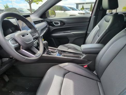 New 2026 Jeep Compass Latitude AWD/4WD image 22