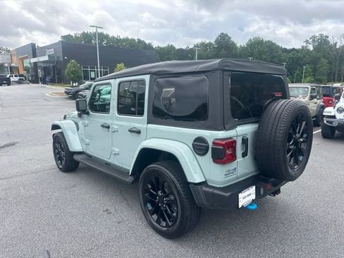Used 2023 Jeep Wrangler Unlimited Sahara w/ Cold Weather Group AWD/4WD image 5