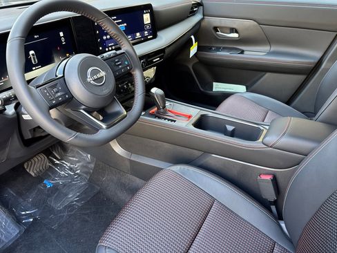 New 2026 Nissan Kicks SR image 7