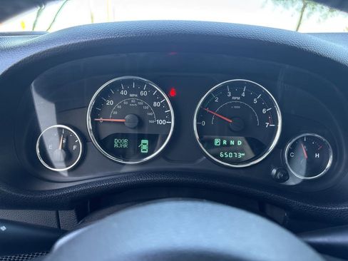 Used 2018 Jeep Wrangler Unlimited Sahara image 20