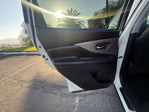 Used 2020 Nissan Murano S w/ Cargo Package FWD image 12