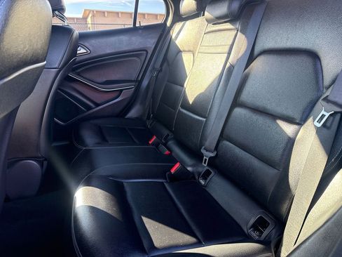 Used 2019 Mercedes-Benz GLA 250 4MATIC image 17