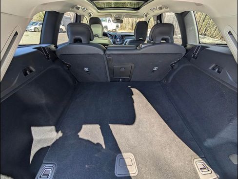 Certified 2025 Volvo XC60 B5 Plus AWD/4WD image 15