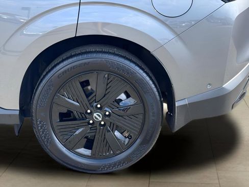 Used 2025 Nissan Murano SV FWD image 39