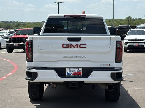 Used 2025 GMC Sierra 2500 AT4 w/ AT4 Premium Plus Package AWD/4WD image 6