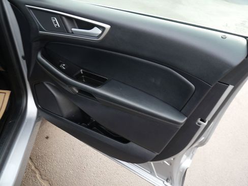 Used 2020 Ford Edge SEL w/ Convenience Package image 30