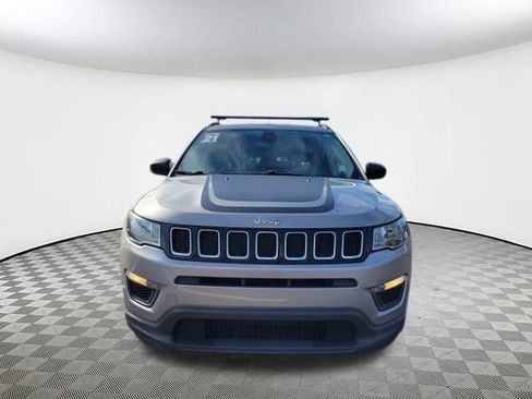 Used 2021 Jeep Compass Sport image 2