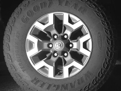 Used 2023 Toyota Tacoma TRD Off-Road image 14